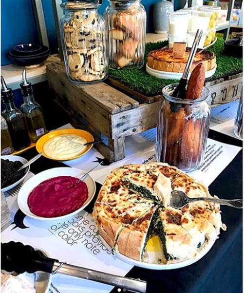 Plateau repas avec recette traditionnelle authentique ou revisitée  